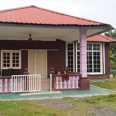 De Sabil Homestay Teluk Panglima Garang Exterior photo