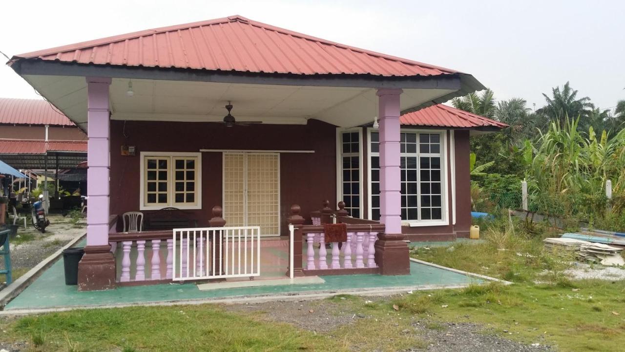 De Sabil Homestay Teluk Panglima Garang Exterior photo