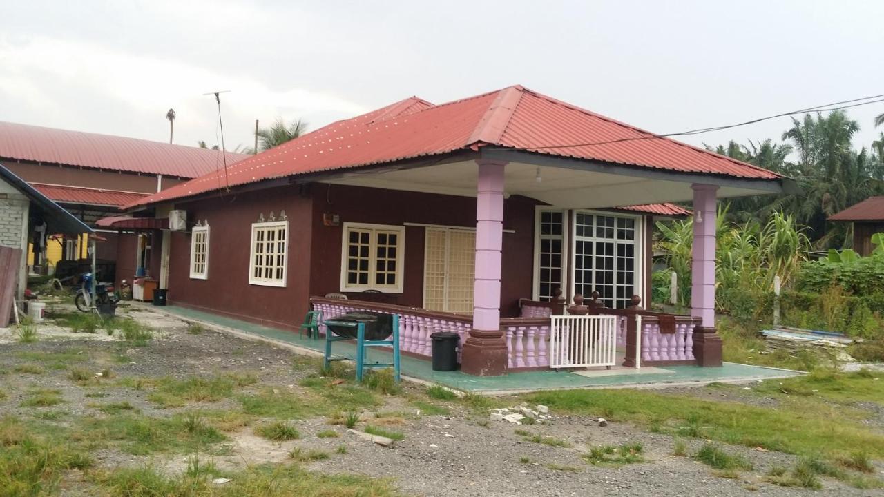 De Sabil Homestay Teluk Panglima Garang Exterior photo