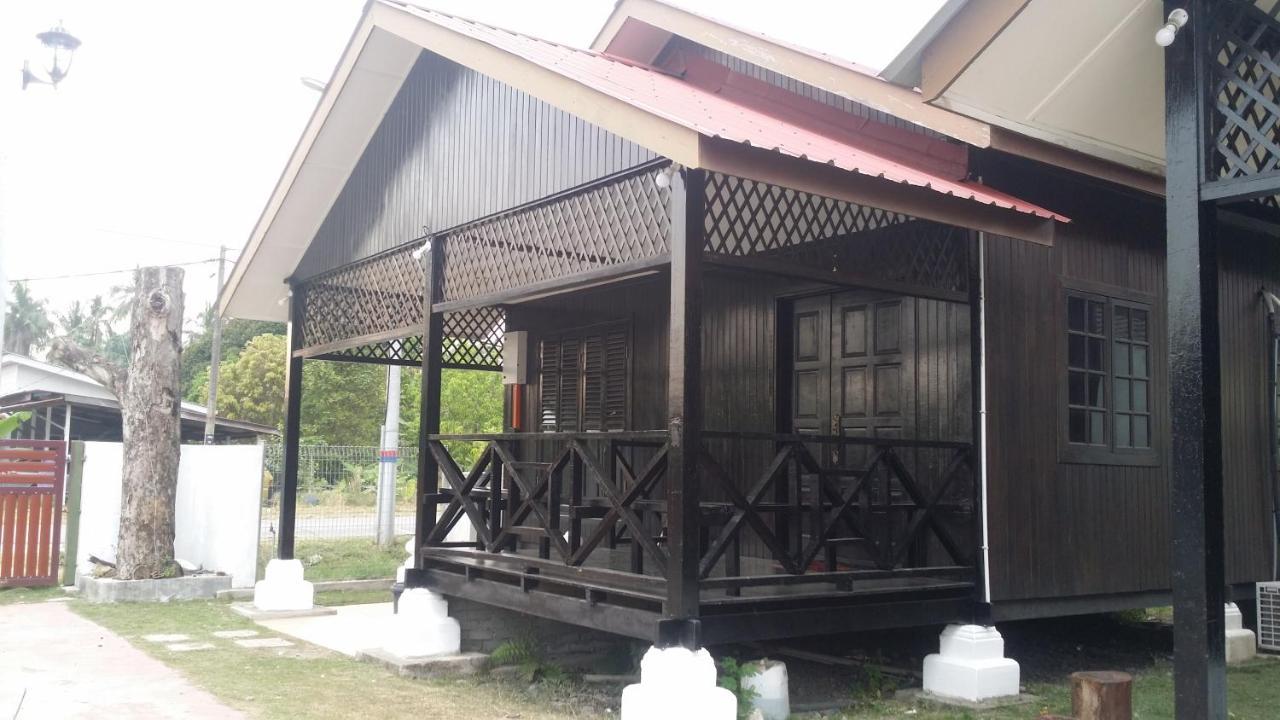 De Sabil Homestay Teluk Panglima Garang Exterior photo